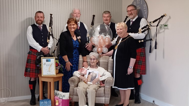 Pipers make Betty’s 100th that bit more special