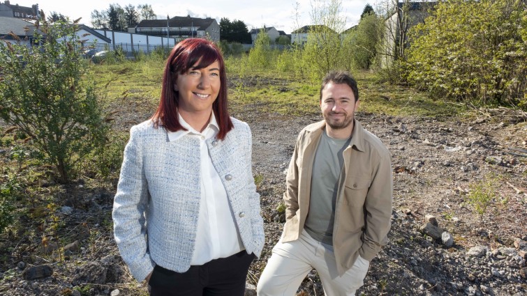 This image show's the council's Sharon Egan with Josh Littlejohn from Social Bite